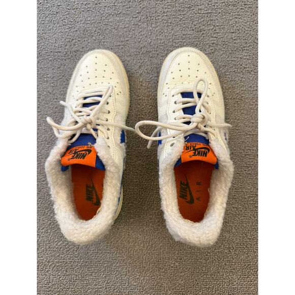 Nike Air Force 1 Women's Size 6 White Blue Sherpa Fleece Sneakers - Picture 2 of 14
